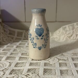 Corelle Jay Imports Blue Hearts Stoneware Salt Shaker